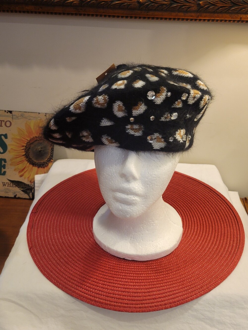 💄NWT~Black Leopard-Print Beret with Crystal Accents
